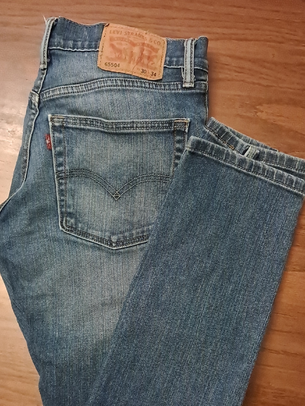 Levi's Men's Light Blue Slim Straight Jeans